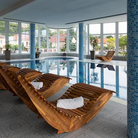 Hotel Kristaly Konferencia & Wellness Ajka Exterior photo